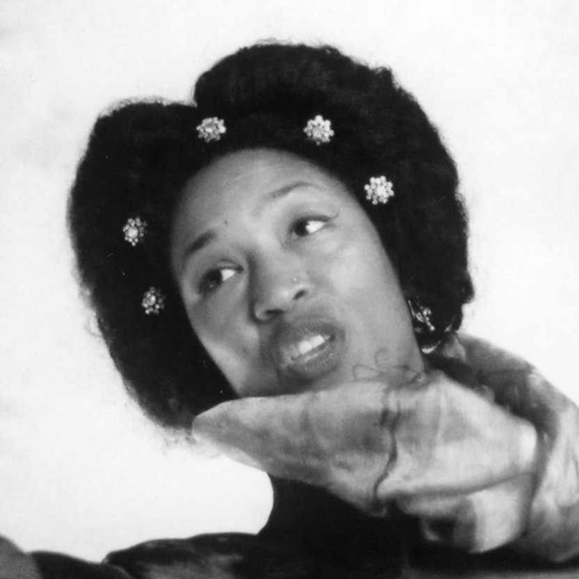 mary-anne-roberts-bragod-B-w-square